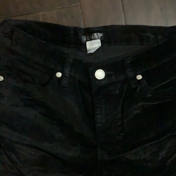 Venus   - Picture 3 of 4